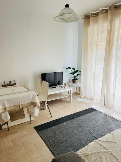 Studio 4 Couchages A 200 M De La Plage Avec Garage, Linge De Maison Et Serviettes Pour 30 Euros En Option Жуан-ле-Пен Экстерьер фото