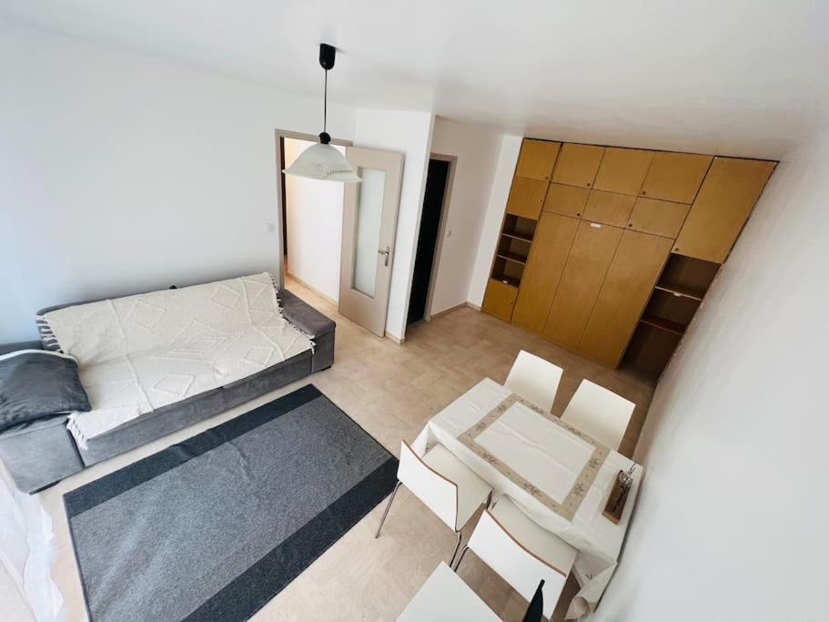 Studio 4 Couchages A 200 M De La Plage Avec Garage, Linge De Maison Et Serviettes Pour 30 Euros En Option Жуан-ле-Пен Экстерьер фото